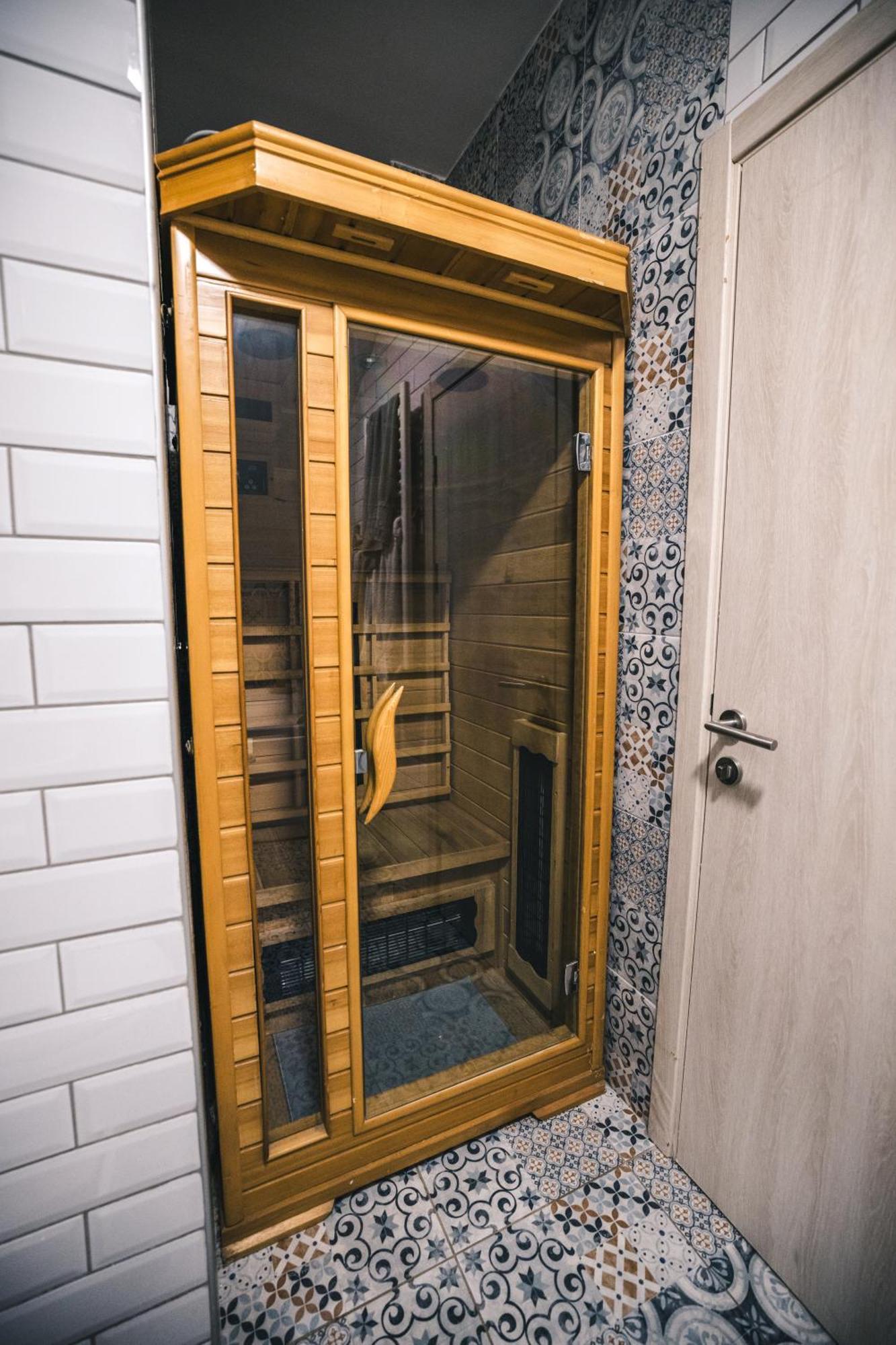 Spa Apartment Yin - Hot Tub, Sauna, Spa 노비사드 외부 사진