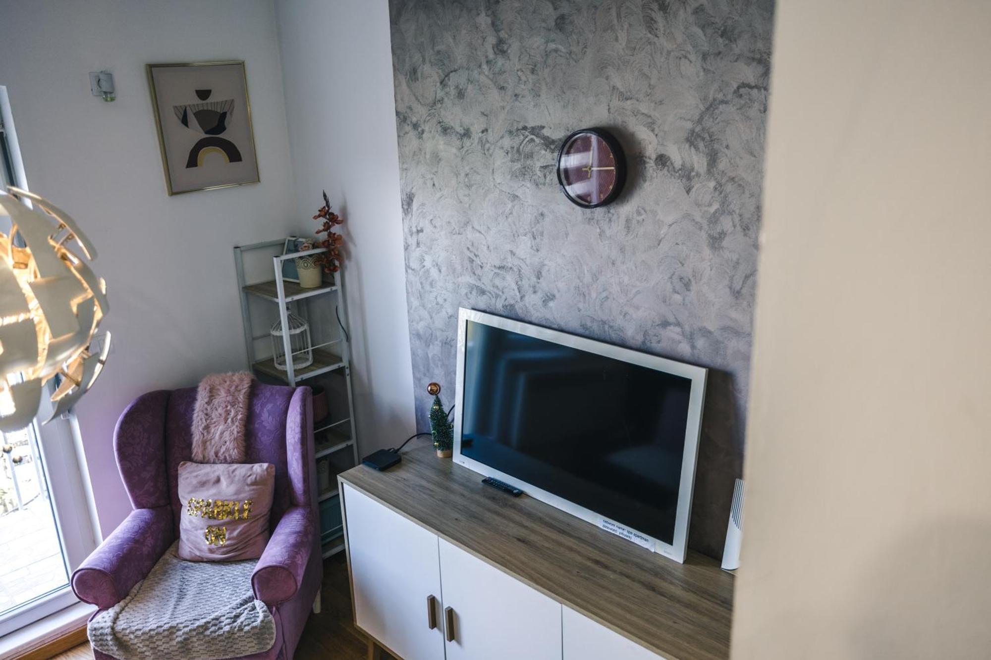 Spa Apartment Yin - Hot Tub, Sauna, Spa 노비사드 외부 사진